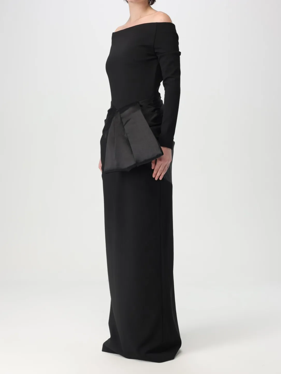 Abito Solace London in crêpe