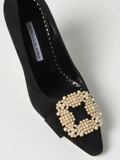 Décolleté Manolo Blahnik in camoscio con fibbia gioiello