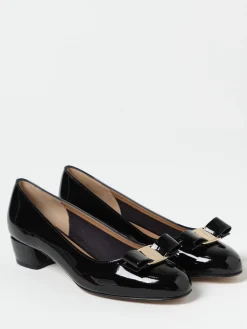 Décolleté Vara Ferragamo in pelle verniciata