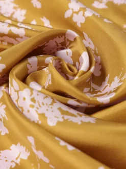 Foulard Elisabetta Franchi in twill di seta con stampa floreale
