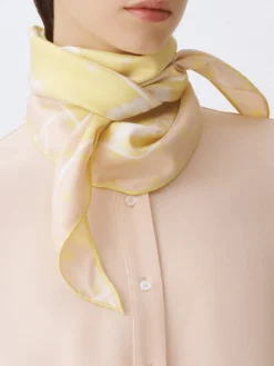 Foulard Fabiana Filippi in seta con stampa floreale