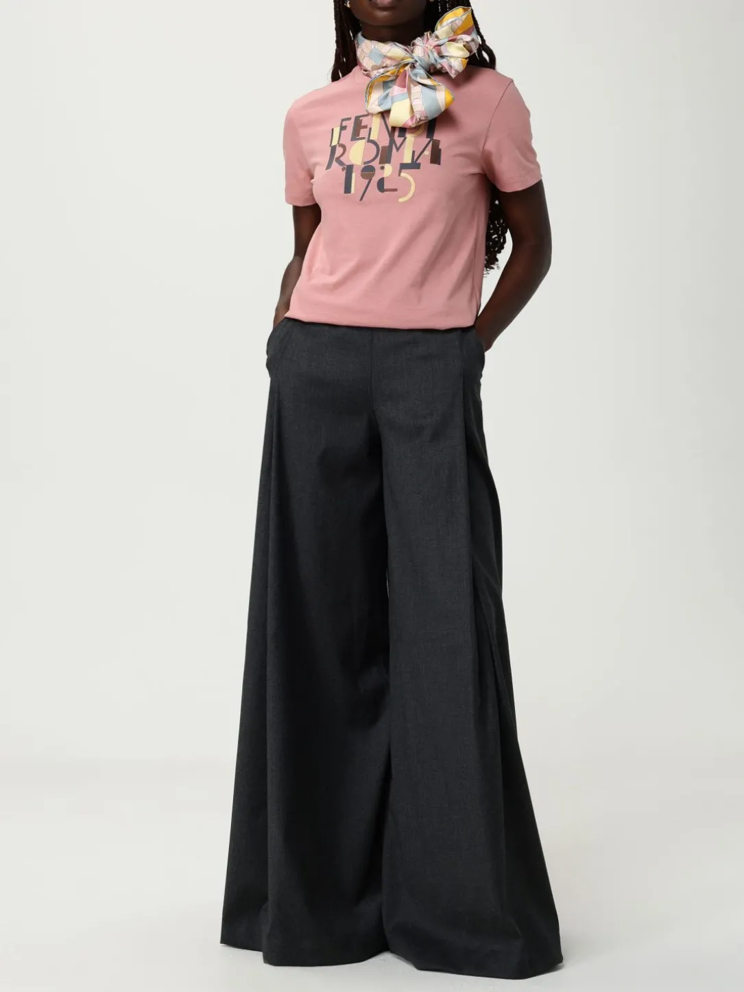 Logo in cotone con logo anniversario Fendi