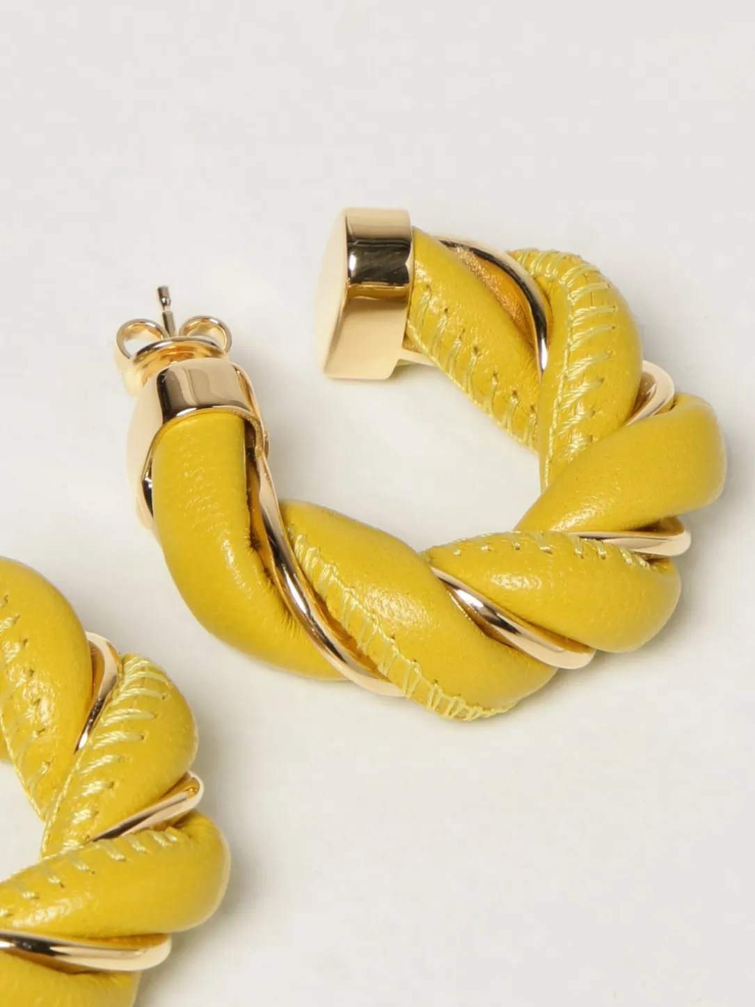 Orecchini Bottega Veneta a cerchi in nappa intrecciata