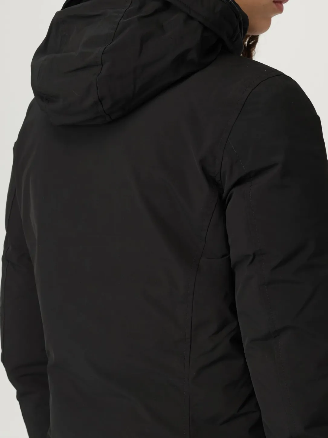 Parka Woolrich in nylon con inserto in pelliccia