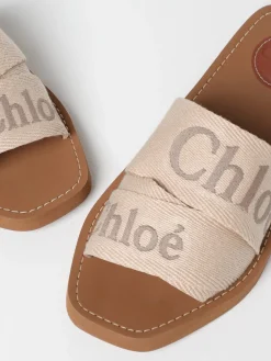 Sandalo Woody Chloè in canvas con logo ricamato
