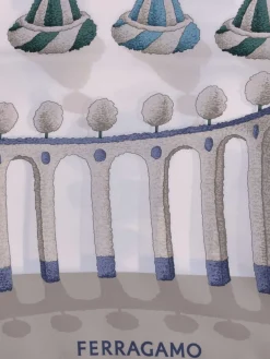 Sciarpa Ferragamo in seta stampata