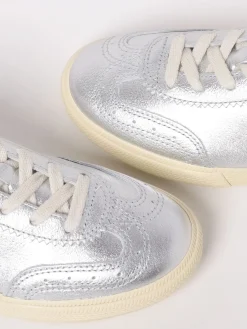 Sneakers Volley Veja in pelle laminata con motivo brogue