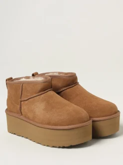 Stivaletto Classic Ultra Mini Platform UGG in camoscio