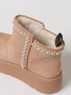 Stivaletto Stuart Weitzman in camoscio con perle applicate